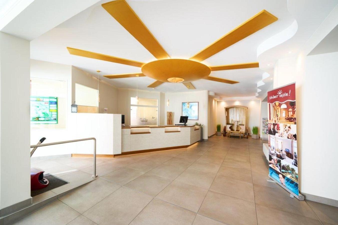 Strand- Und Wellnesshotel Preussenhof Zinnowitz Exterior photo