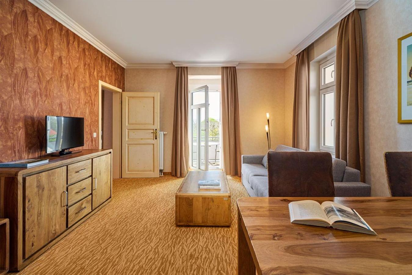Strand- Und Wellnesshotel Preussenhof Zinnowitz Exterior photo